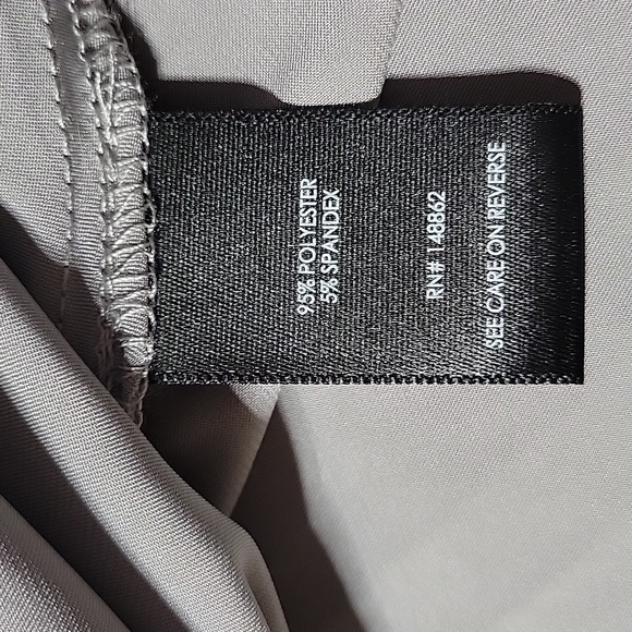 Torrid Women's Silver Silky Puff Sleeve V-neck Gathered Waist Top Sz 1x Classy - Picture 8 of 8